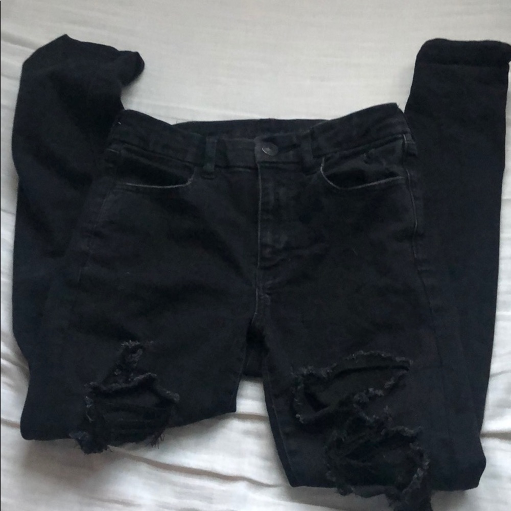 AEO CURVY RIPPED BLACK SKINNY JEANS